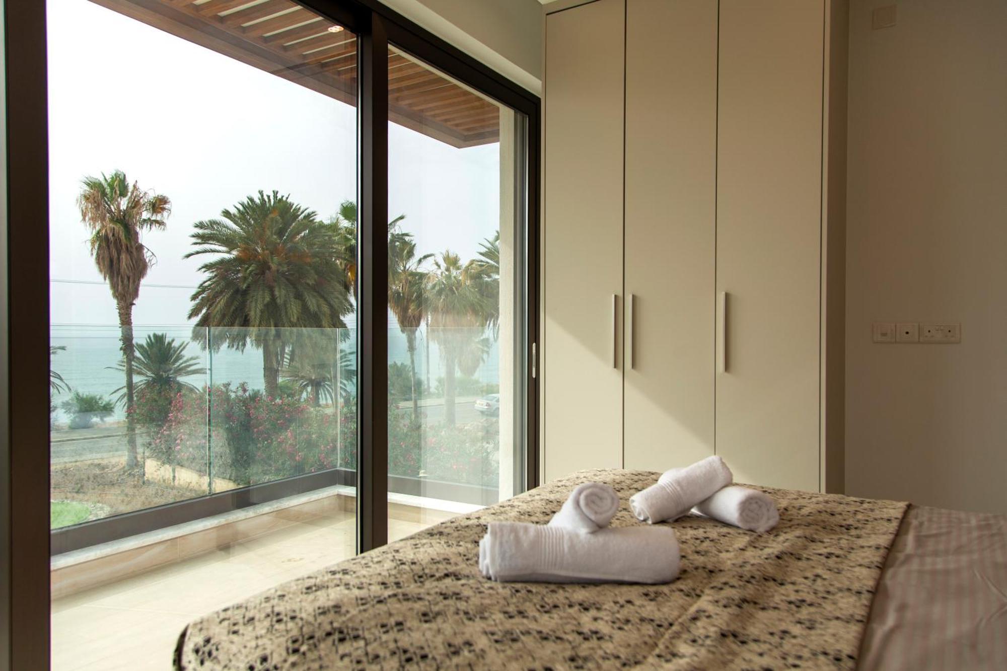 Santa Barbara Seafront Villas W Jacuzzi Pool Paphos Exterior foto