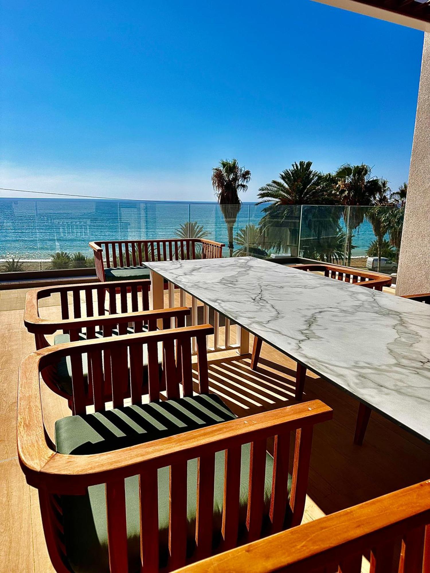 Santa Barbara Seafront Villas W Jacuzzi Pool Paphos Exterior foto